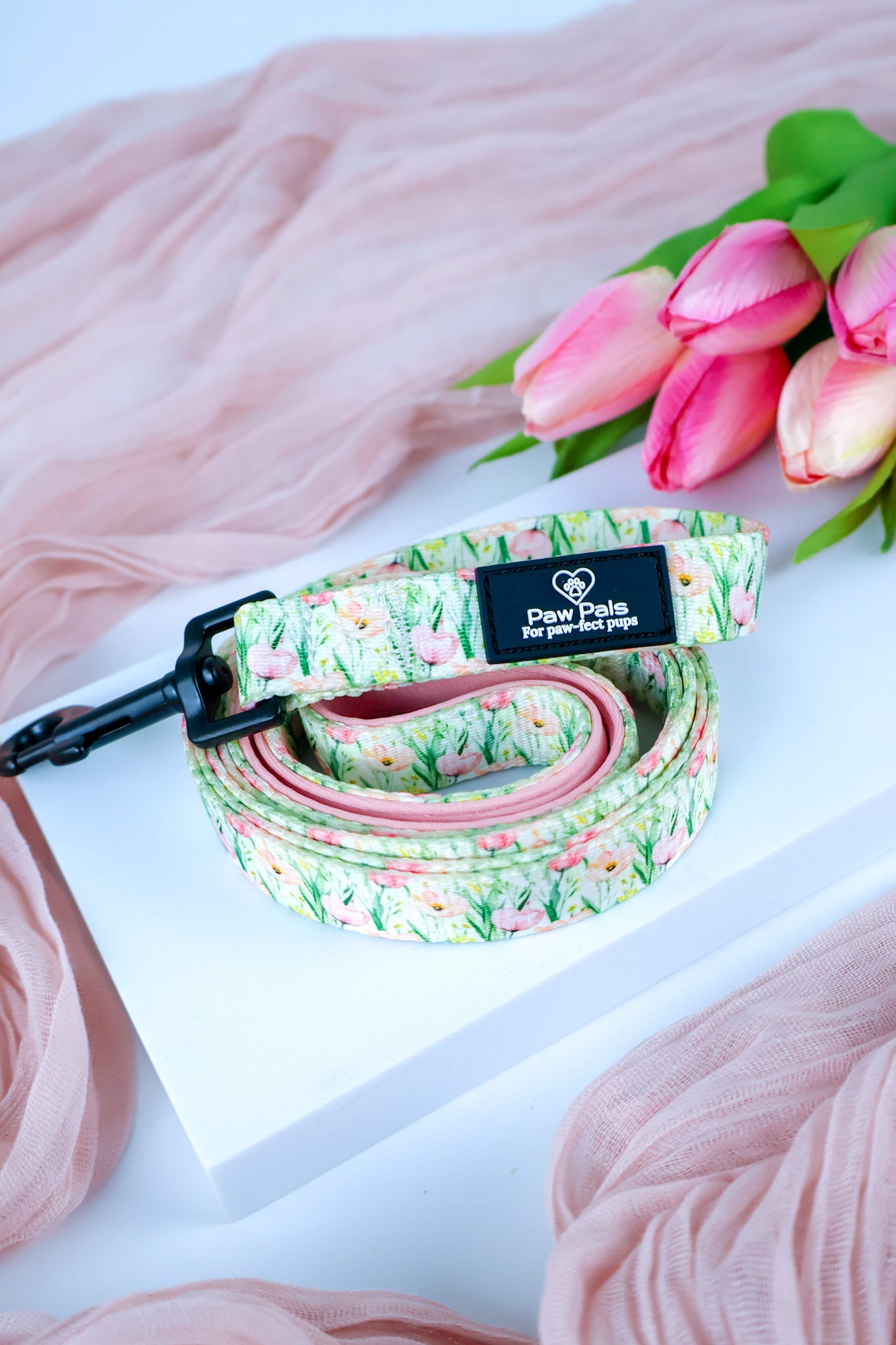 Tulip Trails Leash