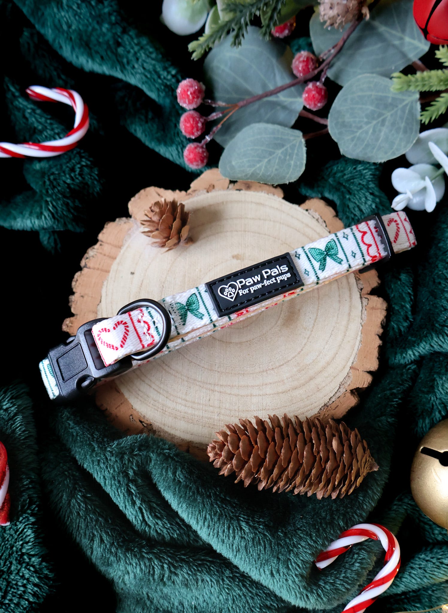 Candycane Kisses Collar